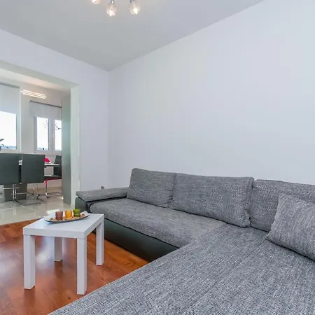 Ivano Apartment *
