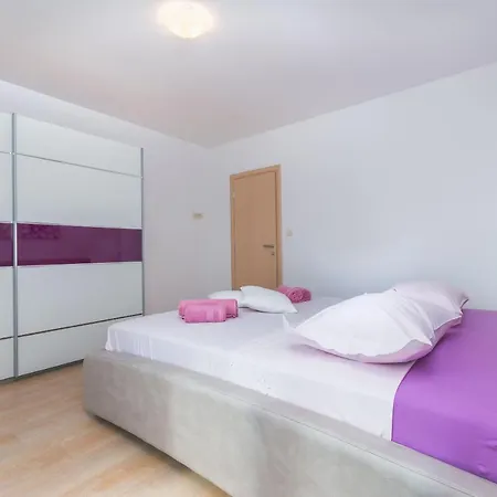 Ivano Apartment *