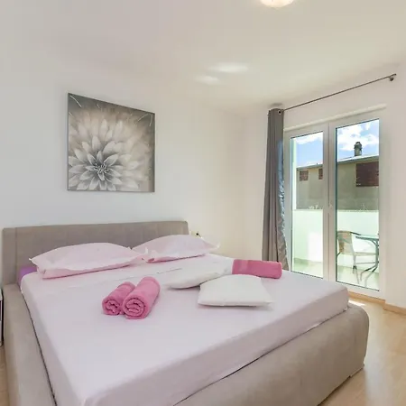 Ivano Apartment