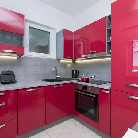 Ivano Apartment *